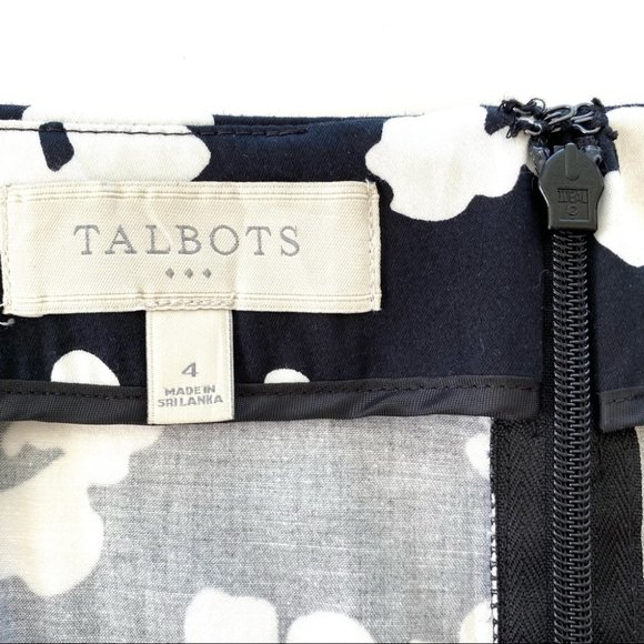 Talbots pencil skirt, black & white floral print, in a cotton & spandex blend - Picture 7 of 8